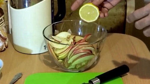 Лимонный сок для яблочных розочек