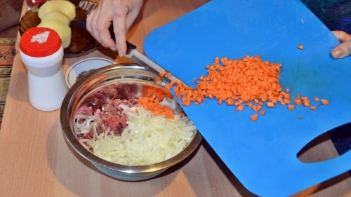 Морковь для ханум порезать кубиками