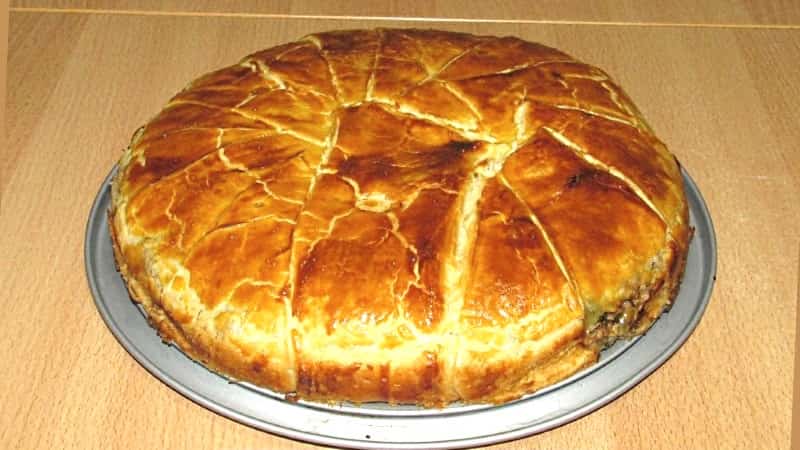 Пирог по-гречески с мясом